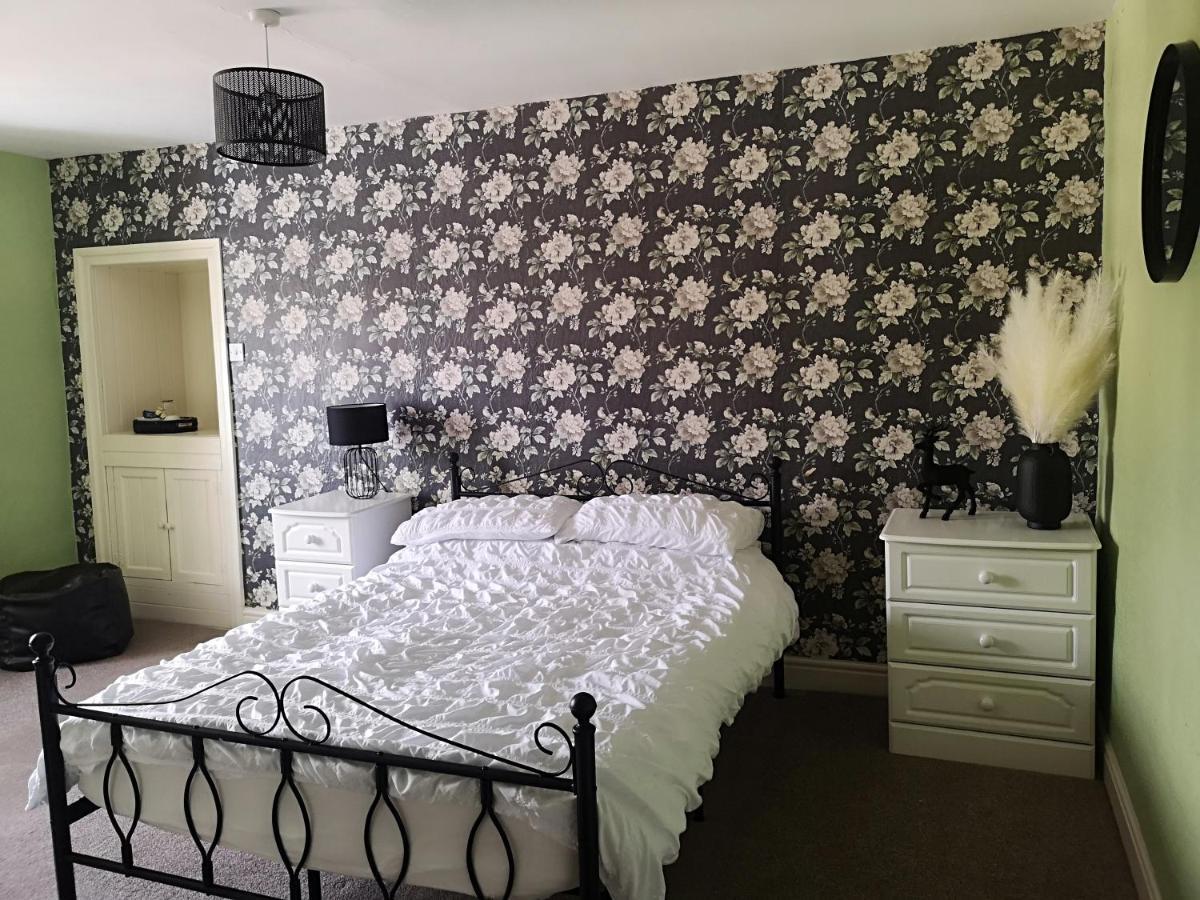 Red Lion Hotel Ystrad Meurig Esterno foto